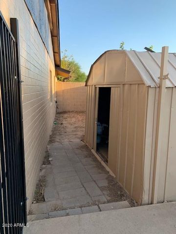 8214 W SELLS Drive, Phoenix, AZ 85033