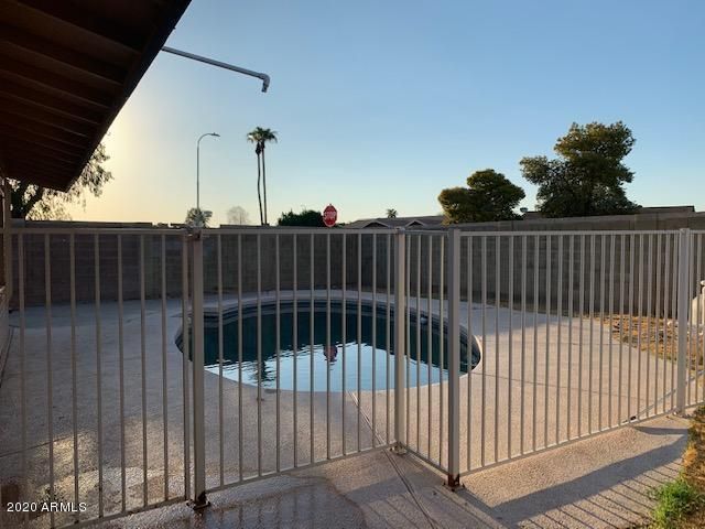8214 W SELLS Drive, Phoenix, AZ 85033