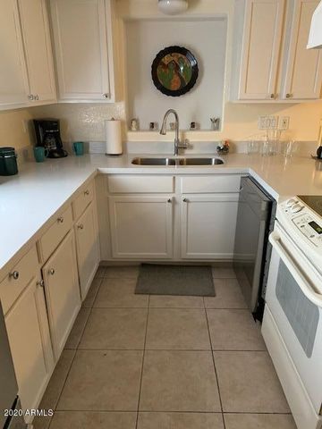 8214 W SELLS Drive, Phoenix, AZ 85033