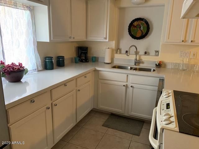 8214 W SELLS Drive, Phoenix, AZ 85033