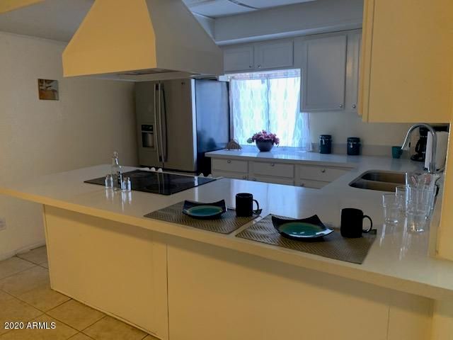 8214 W SELLS Drive, Phoenix, AZ 85033