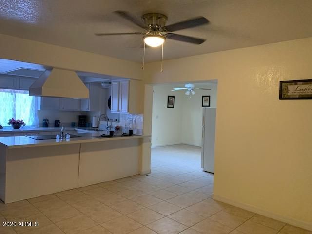 8214 W SELLS Drive, Phoenix, AZ 85033