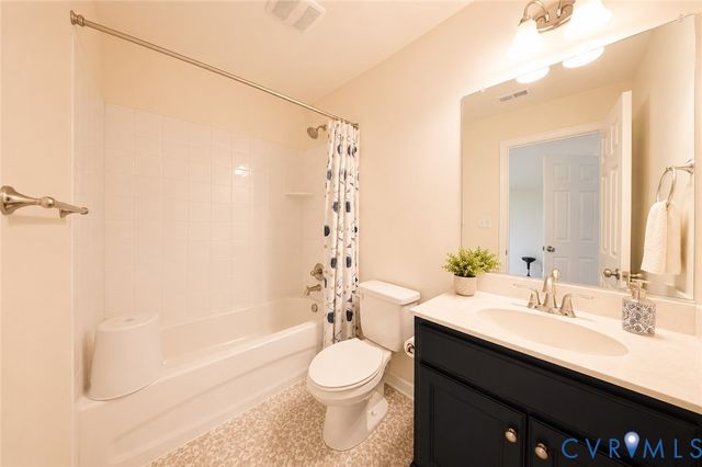 8801 Rams Crossing Pl, North Chesterfield, VA 23236