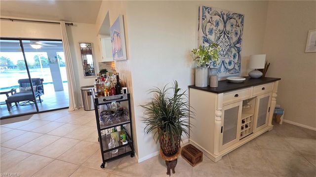 420 NE 9th ST, Cape Coral, FL 33909