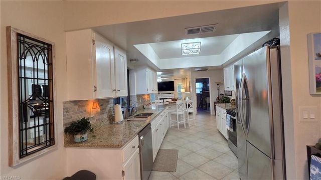 420 NE 9th ST, Cape Coral, FL 33909
