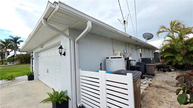 420 NE 9th ST, Cape Coral, FL 33909