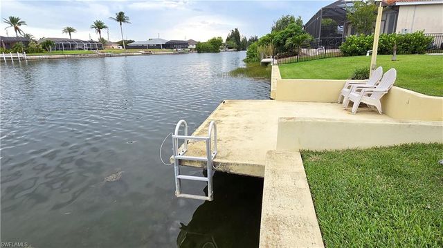 420 NE 9th ST, Cape Coral, FL 33909