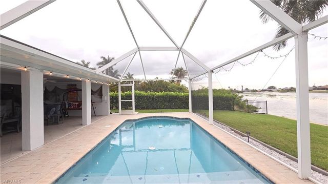 420 NE 9th ST, Cape Coral, FL 33909