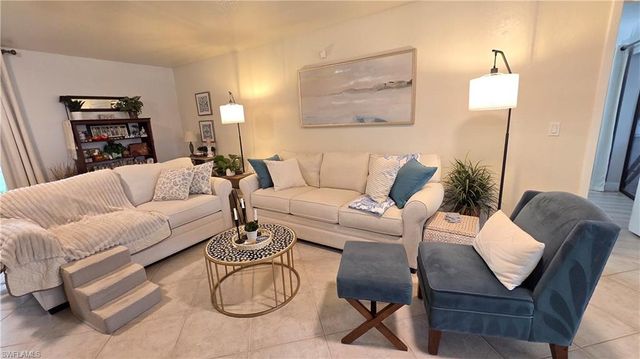 420 NE 9th ST, Cape Coral, FL 33909