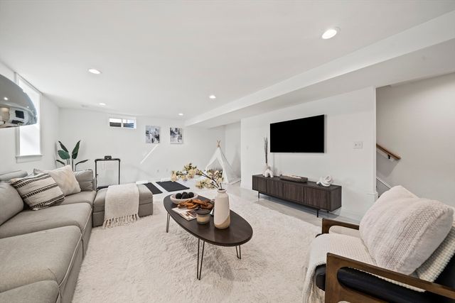 61 Gale Street 1, Waltham, MA 02453
