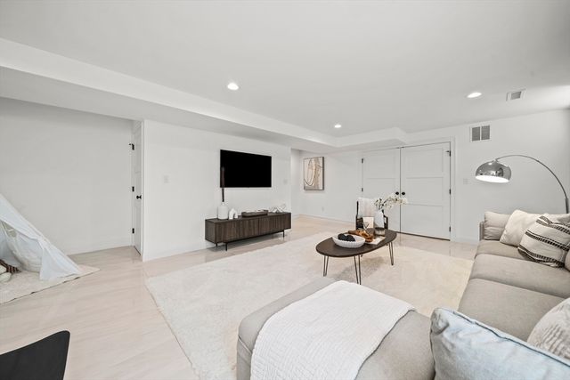 61 Gale Street 1, Waltham, MA 02453