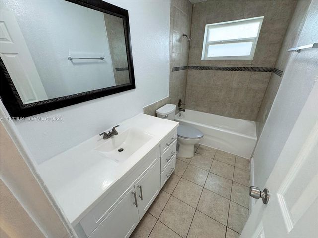 9574 NW 19th Pl, Sunrise, FL 33322