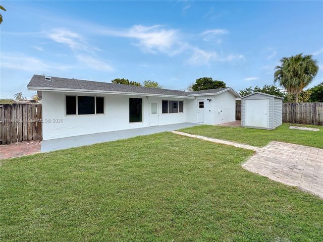9574 NW 19th Pl, Sunrise, FL 33322
