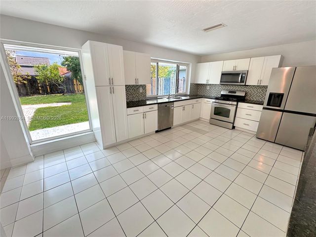 9574 NW 19th Pl, Sunrise, FL 33322