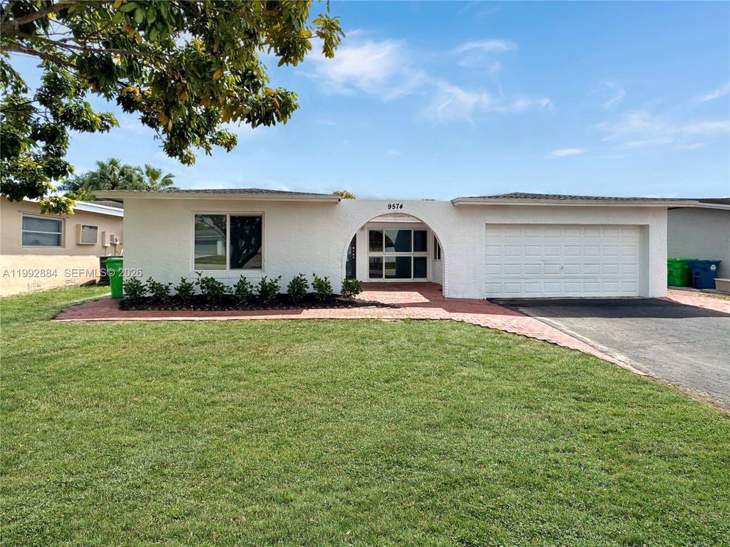 9574 NW 19th Pl, Sunrise, FL 33322