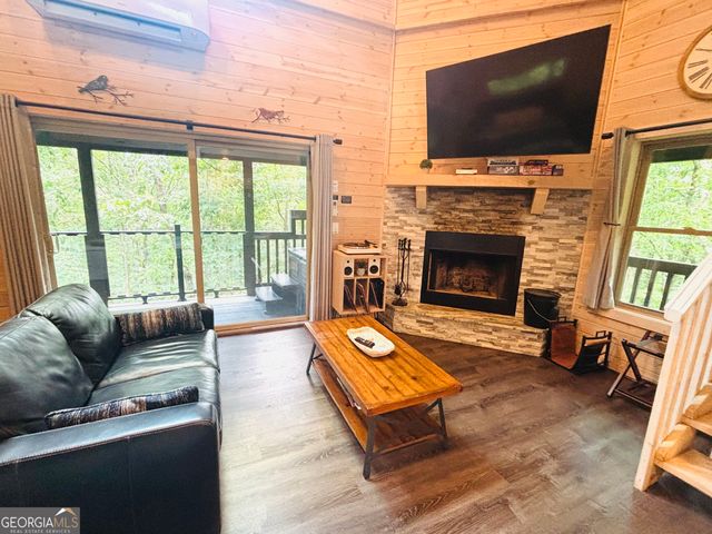 185 Walnut Ridge Drive, Cleveland, GA 30528