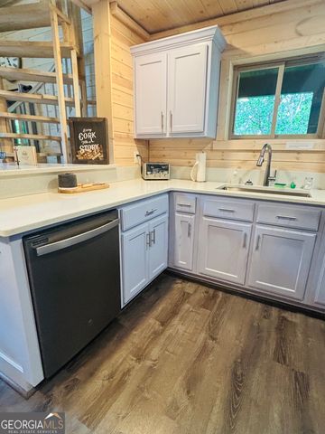 185 Walnut Ridge Drive, Cleveland, GA 30528