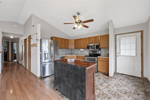 2584 Pleasantview Drive, Marion, IA 52302