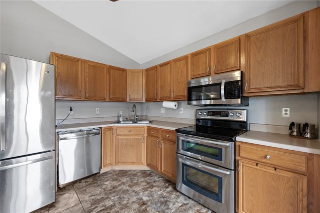 2584 Pleasantview Drive, Marion, IA 52302