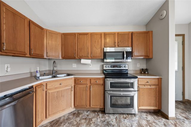 2584 Pleasantview Drive, Marion, IA 52302