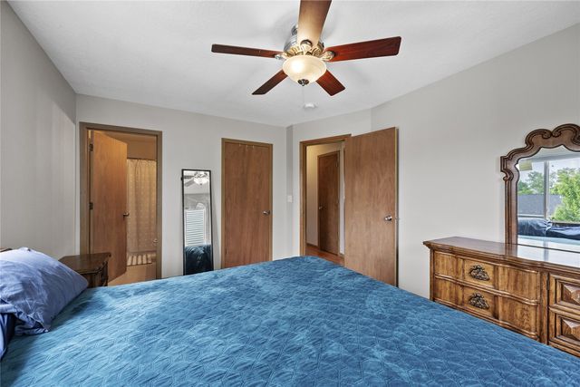 2584 Pleasantview Drive, Marion, IA 52302