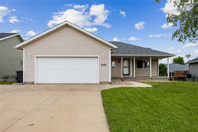 2584 Pleasantview Drive, Marion, IA 52302