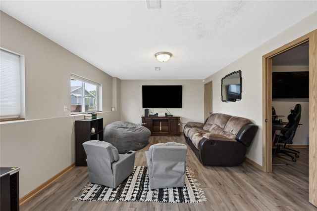 2584 Pleasantview Drive, Marion, IA 52302