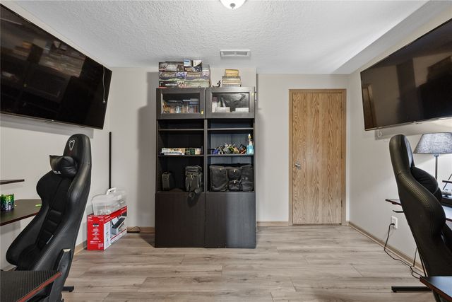 2584 Pleasantview Drive, Marion, IA 52302