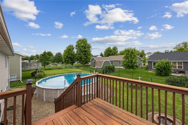 2584 Pleasantview Drive, Marion, IA 52302
