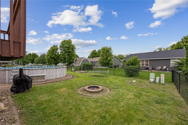 2584 Pleasantview Drive, Marion, IA 52302