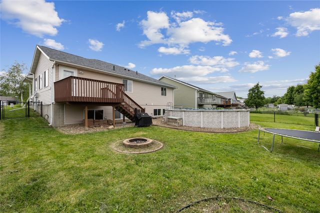 2584 Pleasantview Drive, Marion, IA 52302