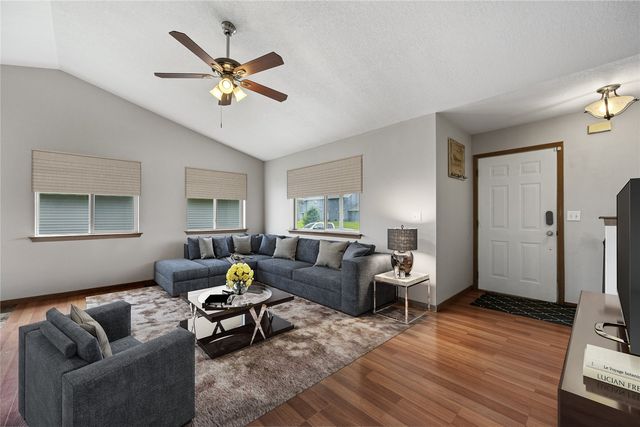 2584 Pleasantview Drive, Marion, IA 52302