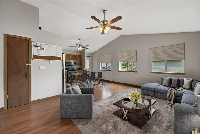 2584 Pleasantview Drive, Marion, IA 52302