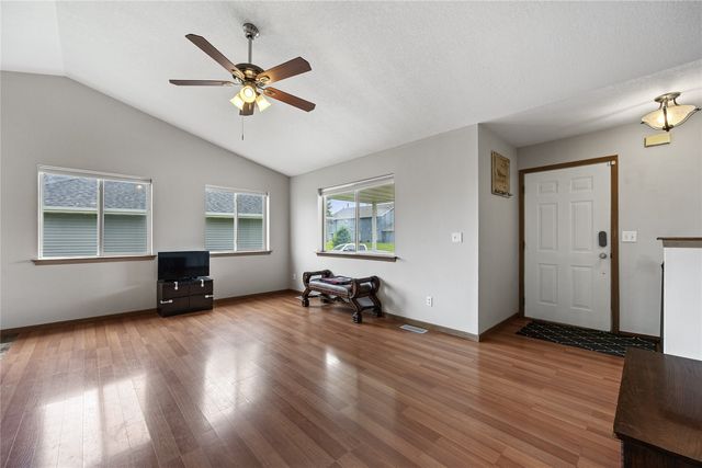 2584 Pleasantview Drive, Marion, IA 52302