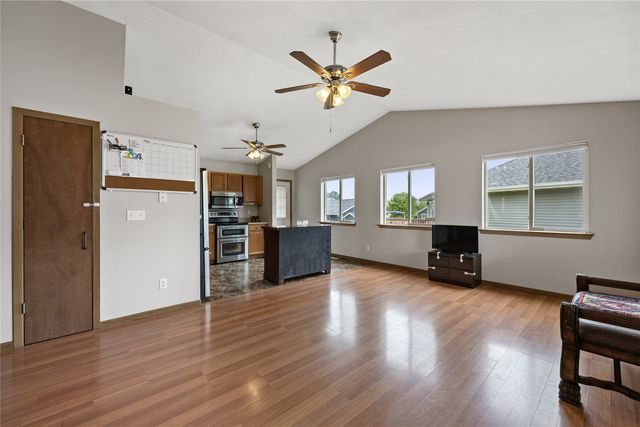 2584 Pleasantview Drive, Marion, IA 52302