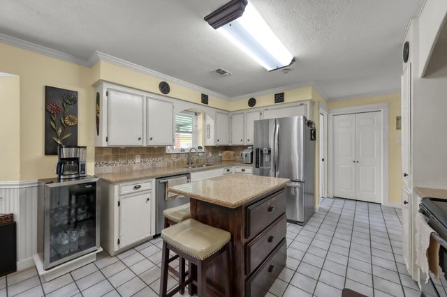 811 County Road 2267, Cleveland, TX 77327