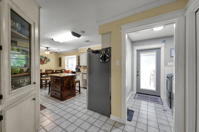 811 County Road 2267, Cleveland, TX 77327