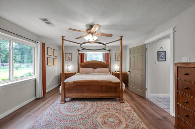 811 County Road 2267, Cleveland, TX 77327