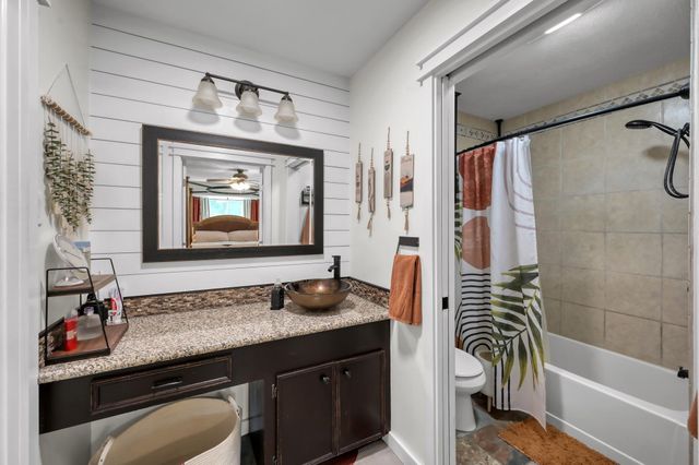 811 County Road 2267, Cleveland, TX 77327