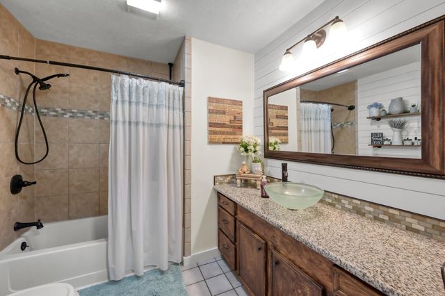 811 County Road 2267, Cleveland, TX 77327