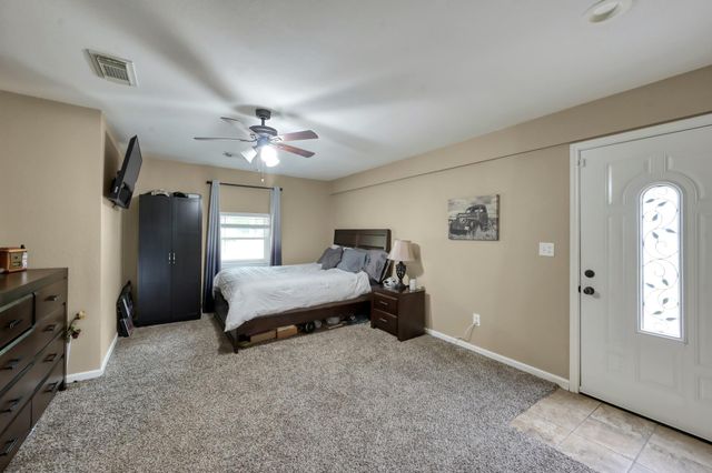 811 County Road 2267, Cleveland, TX 77327