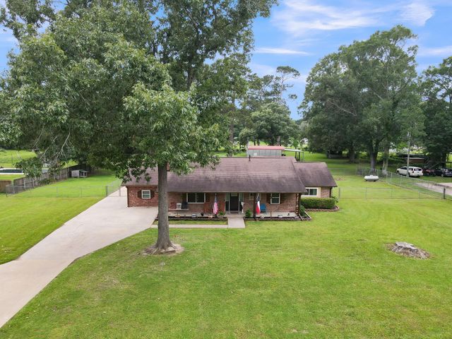 811 County Road 2267, Cleveland, TX 77327