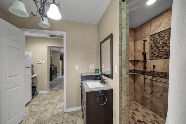 811 County Road 2267, Cleveland, TX 77327