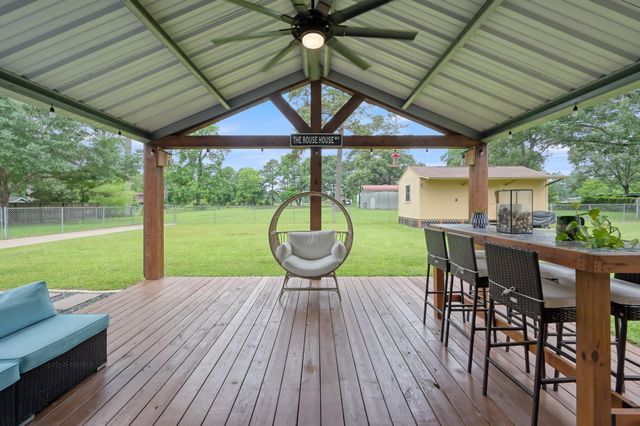 811 County Road 2267, Cleveland, TX 77327