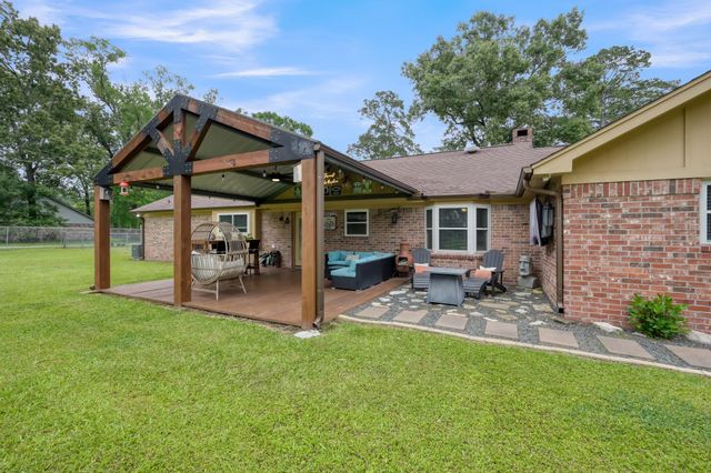811 County Road 2267, Cleveland, TX 77327