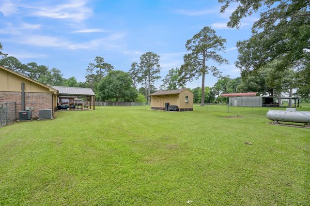 811 County Road 2267, Cleveland, TX 77327