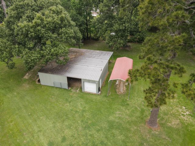 811 County Road 2267, Cleveland, TX 77327