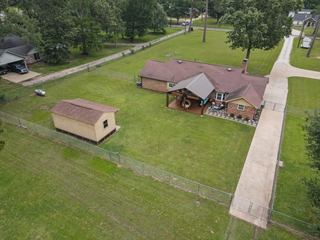 811 County Road 2267, Cleveland, TX 77327