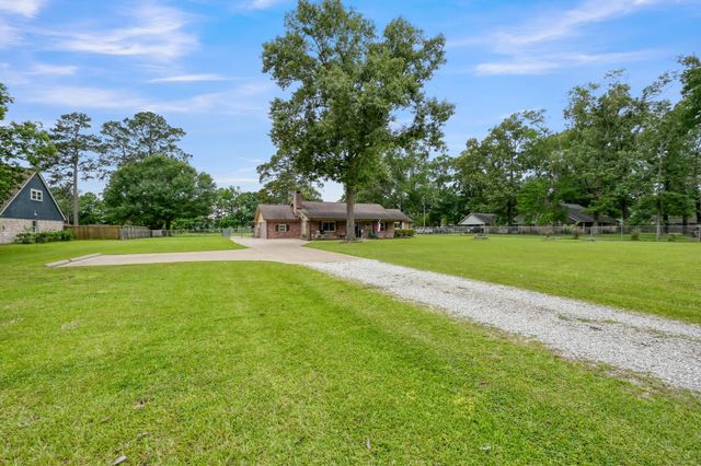811 County Road 2267, Cleveland, TX 77327