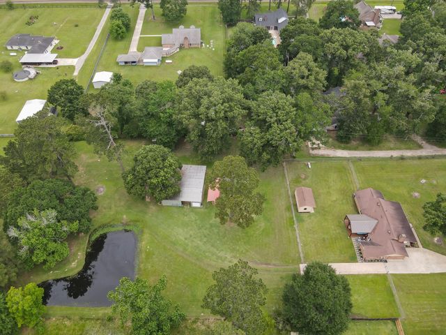 811 County Road 2267, Cleveland, TX 77327